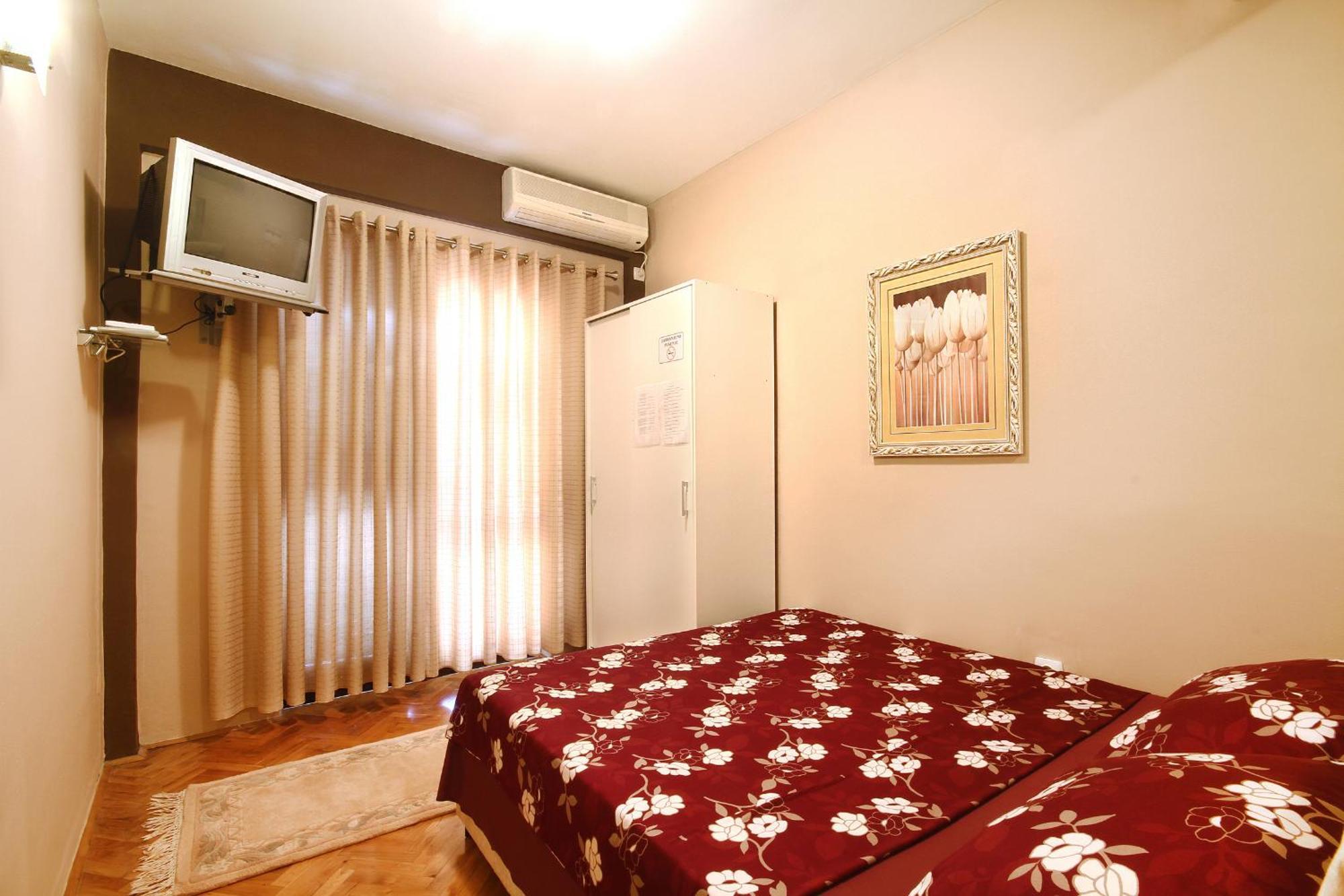 Apartments Vila Galileo Budva Phòng bức ảnh