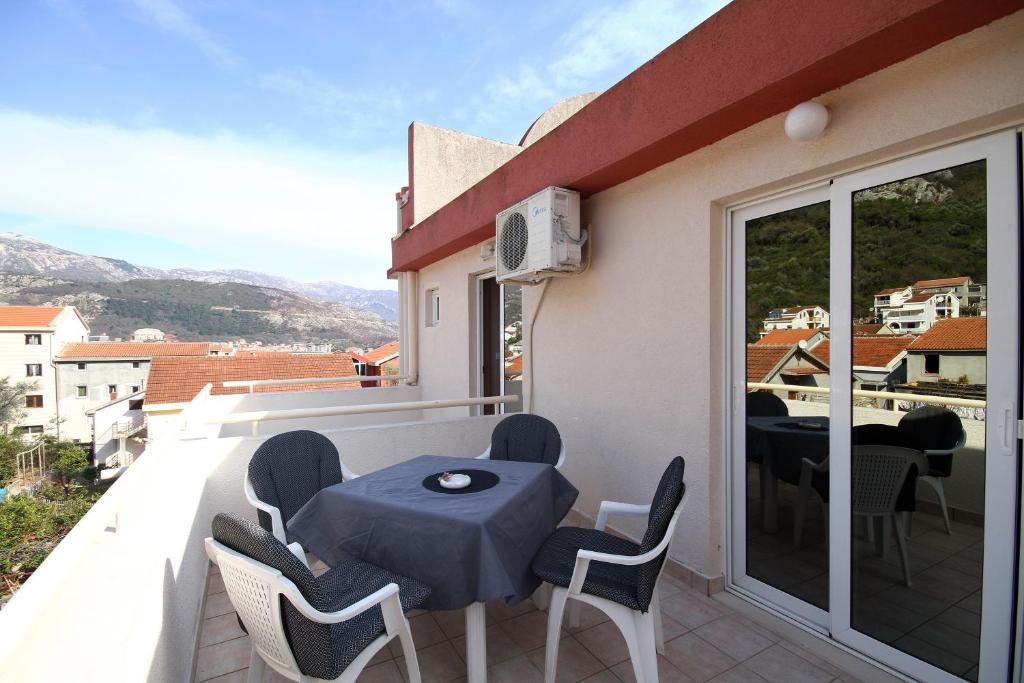 Apartments Vila Galileo Budva Phòng bức ảnh