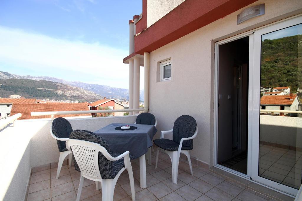 Apartments Vila Galileo Budva Phòng bức ảnh