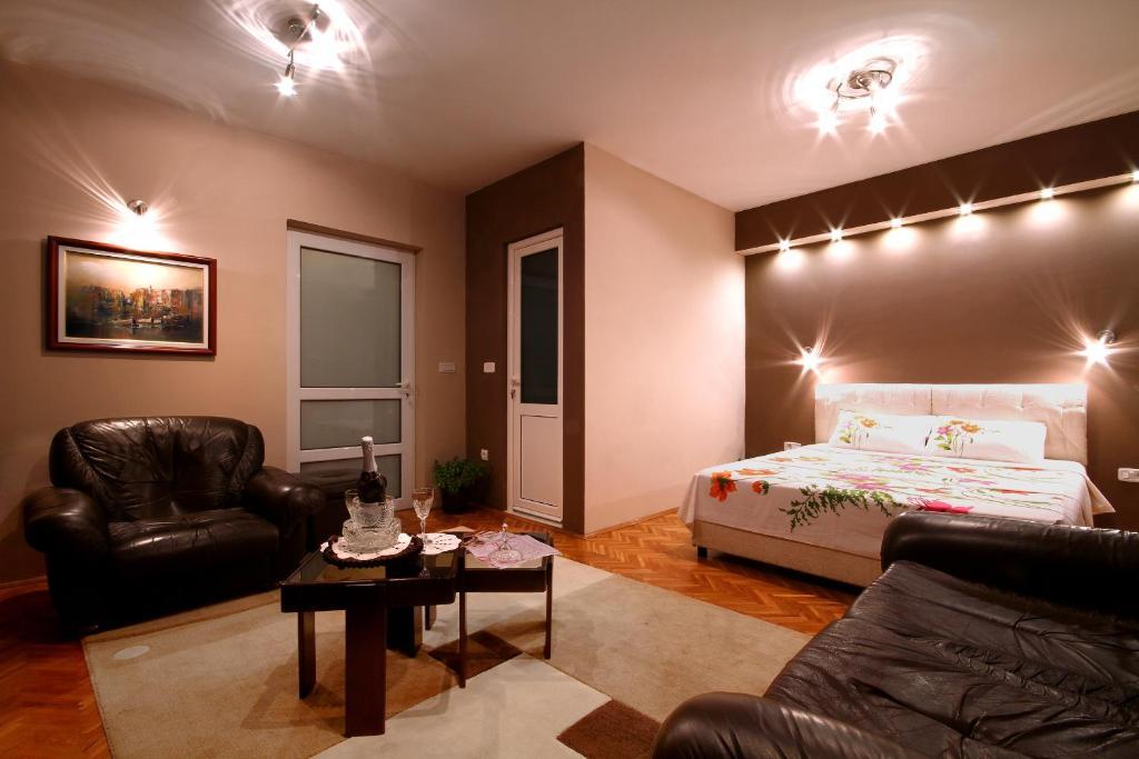 Apartments Vila Galileo Budva Phòng bức ảnh